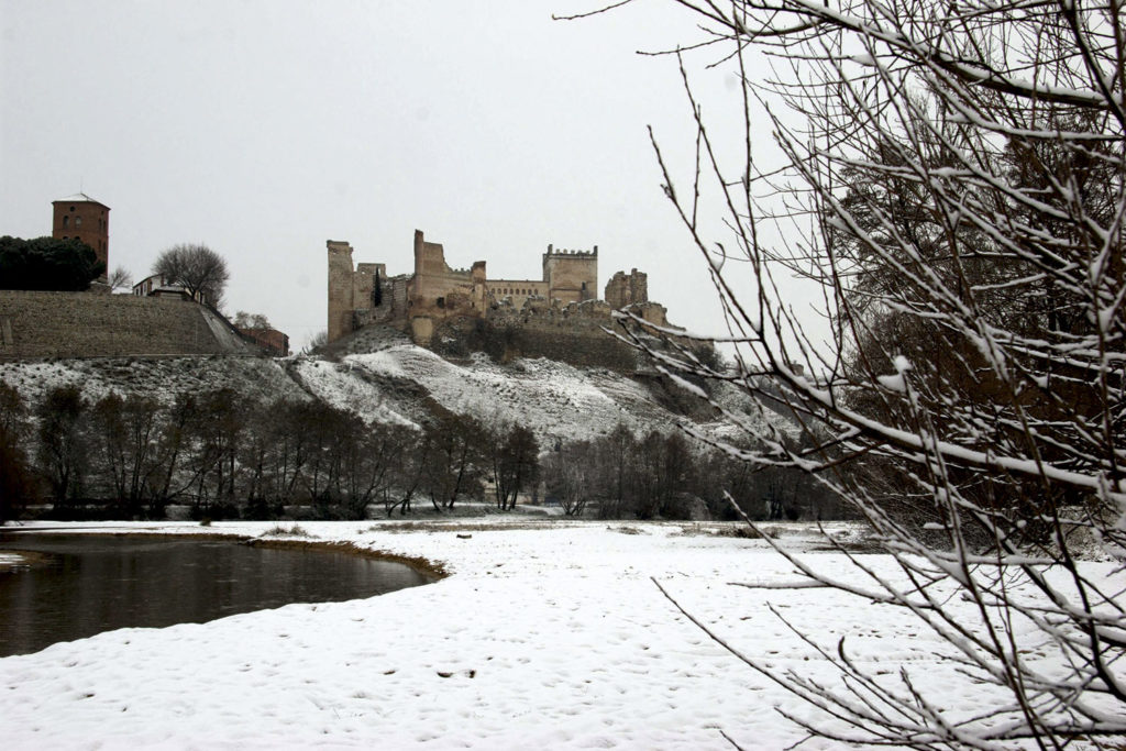 Castillo de Escalona nevado - Ayuntamiento de Escalona